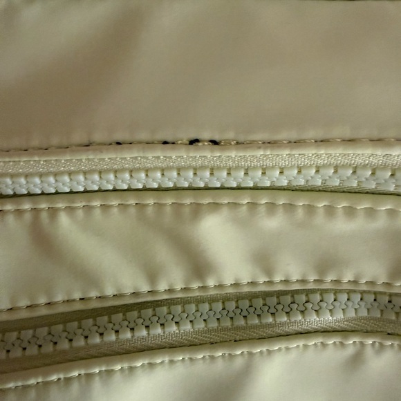 Bundle - Picture 12 of 12